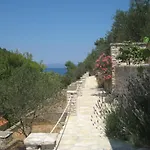 Stone House Mia