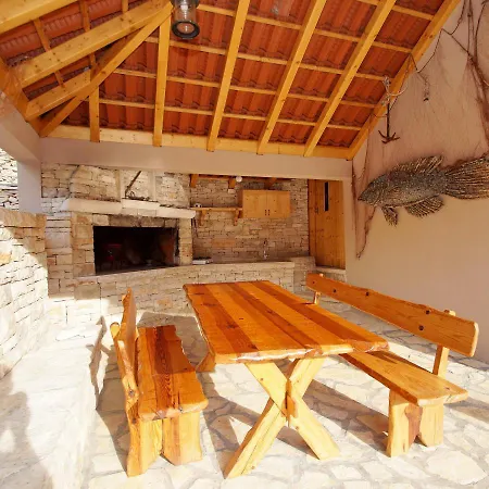 Stone House Mia Ferienhaus *