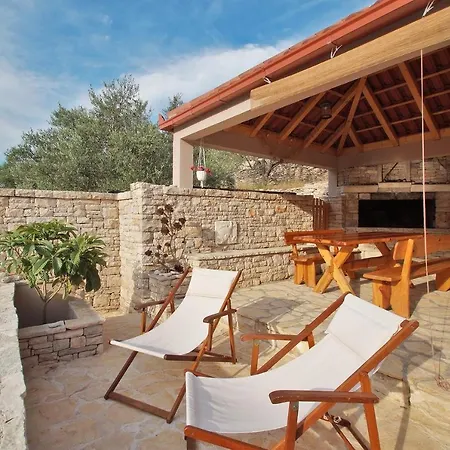 Stone House Mia *