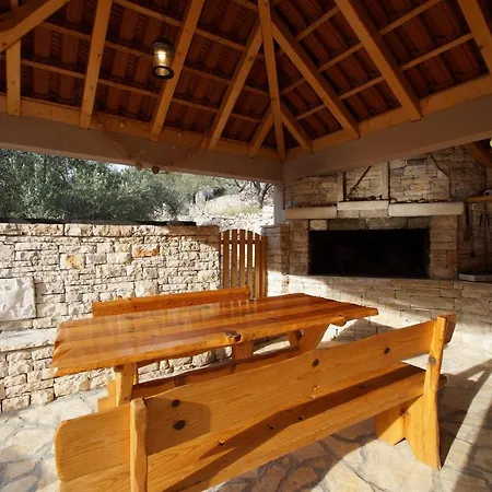 Stone House Mia Nyaraló *