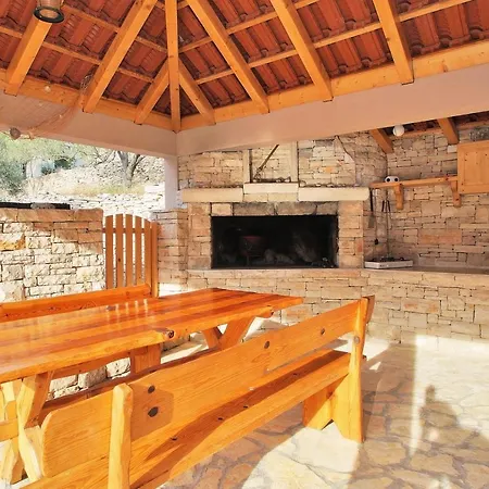 Stone House Mia Ferienhaus *