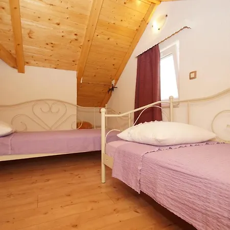 Holiday home Stone House Mia *