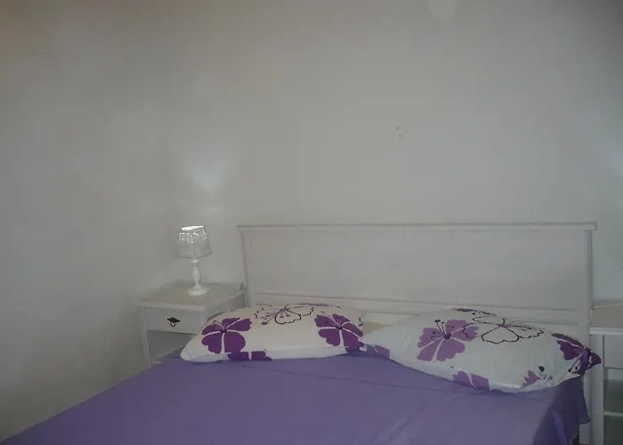 Stone House Mia Nyaraló