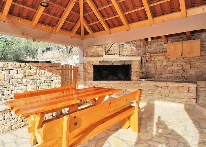 Stone House Mia Nyaraló *